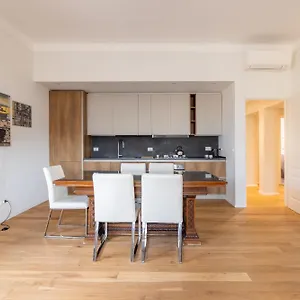 Floor With Rooftop Terrace Near St. Peter Apartment